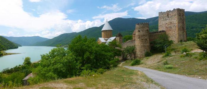 крепость ананури грузия
