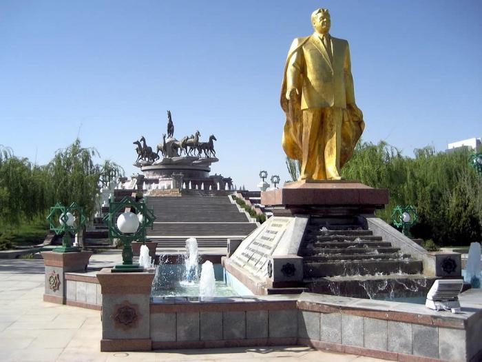 столица Туркменистана