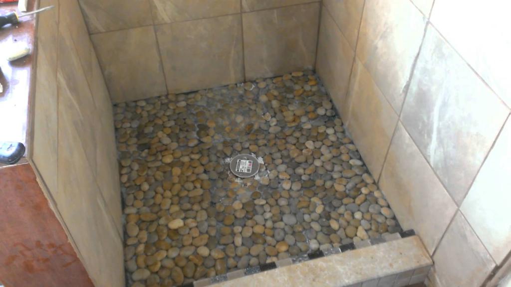 Как установить железный душ поддон?