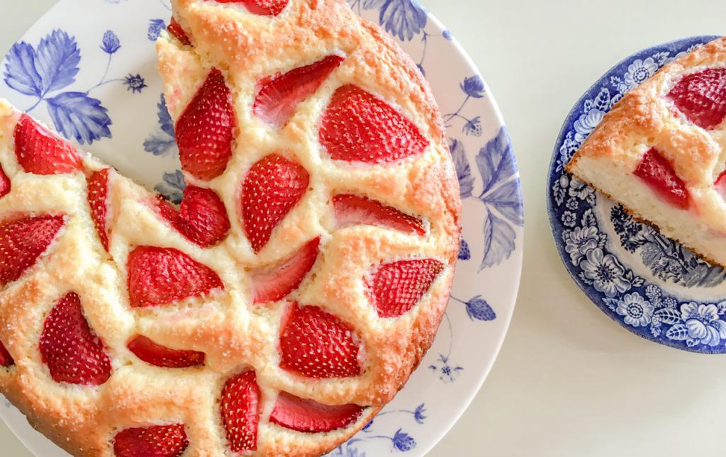 Пирог с клубникой замороженной рецепт с фото