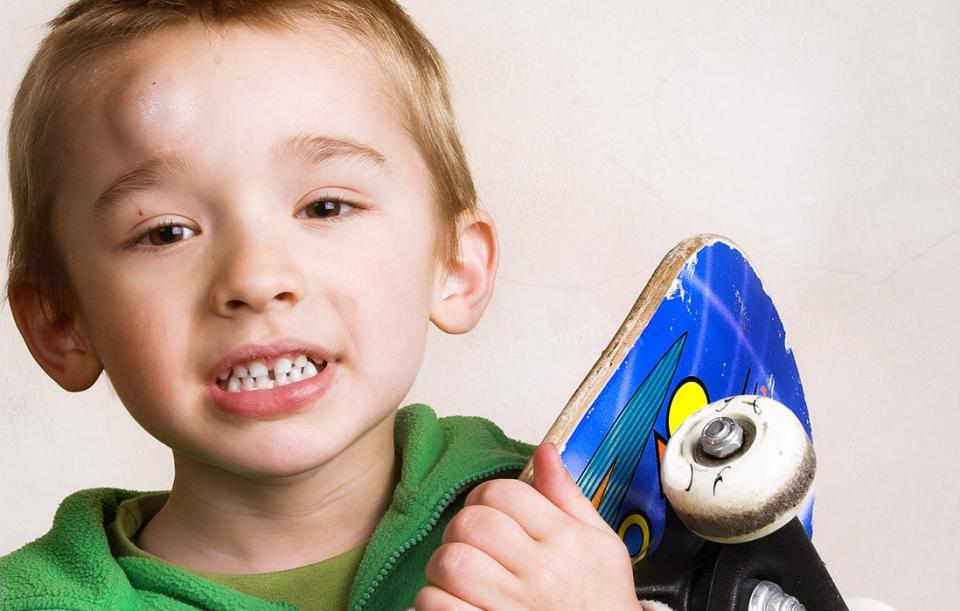 Почему дети скрипят зубами во сне Причины лечение