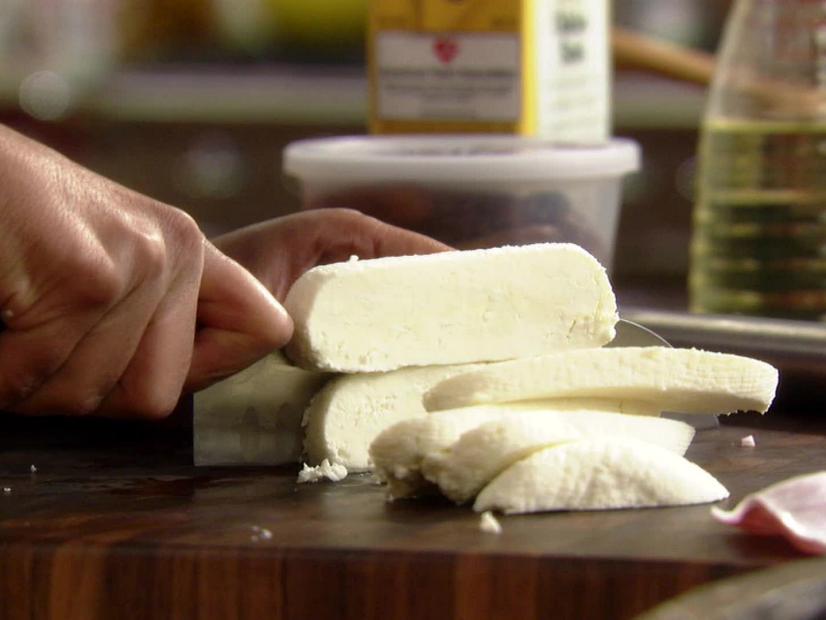 Как приготовить домашний сыр из кислого молока