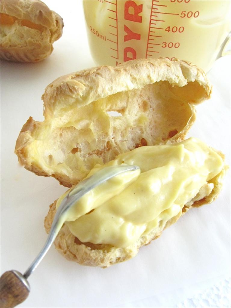 How to fill eclairs with cream