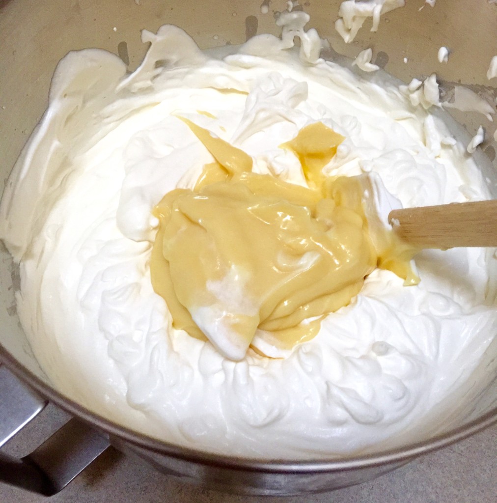 Крем из сливок и сгущенки для бисквитного торта рецепт с фото пошагово в домашних условиях