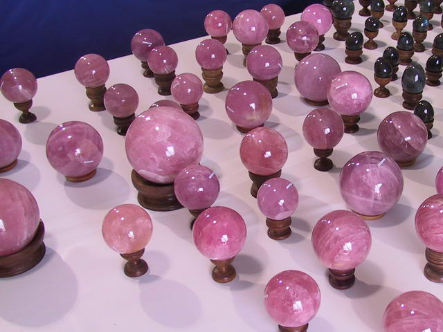 розовый кварц камень свойства кому подходит
