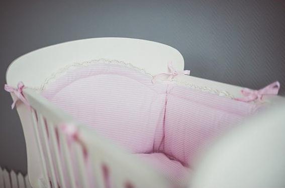 защита и балдахин в кроватку для новорожденных