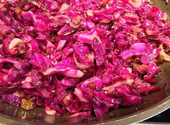 red cabbage with pineapple