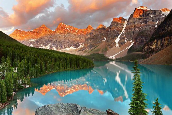 lake moraine photo