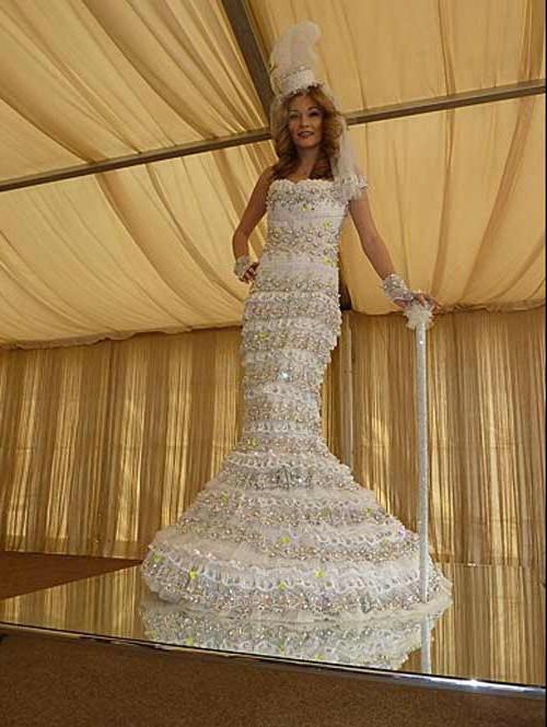 шикарное свадебное платье со шлейфом 