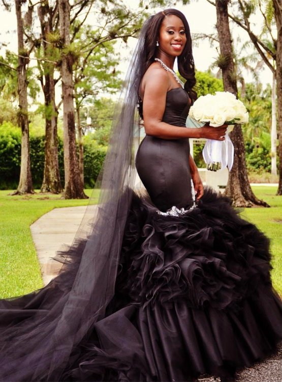 невеста в черном платье