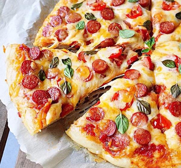 Пицца с колбасой и сыром рецепт с фото и рецепт с фото