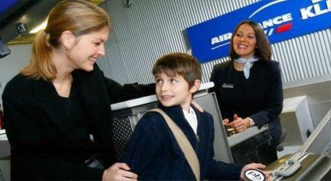 услуга сопровождение детей в самолете