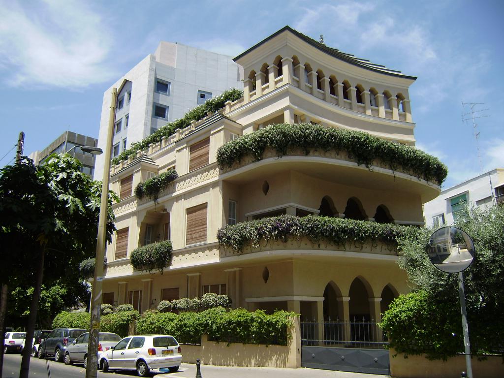 House Pagoda in Tel Aviv