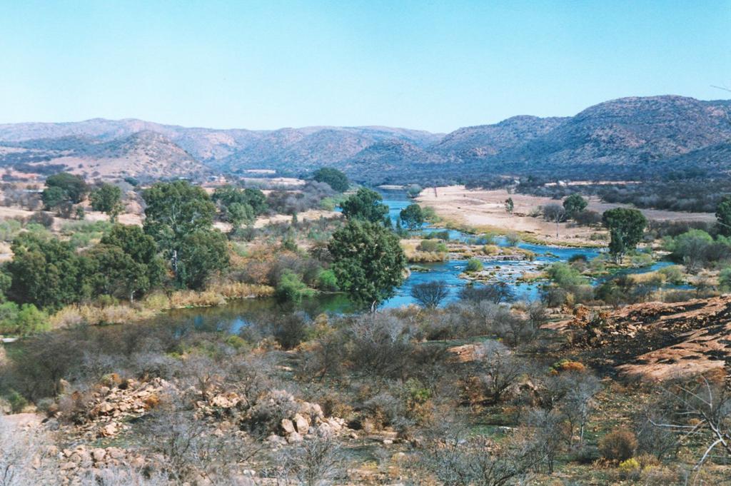 A crater occupying about 6% of the total area of ​​South Africa.