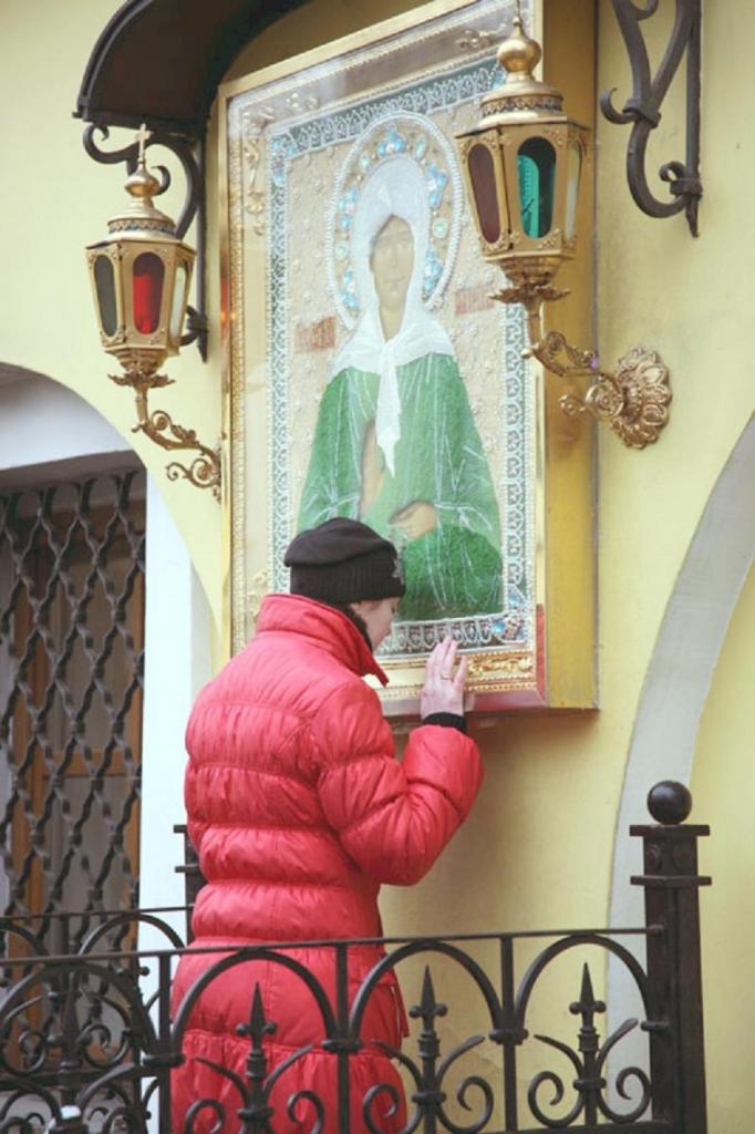 Молитва возле чудотворной иконы