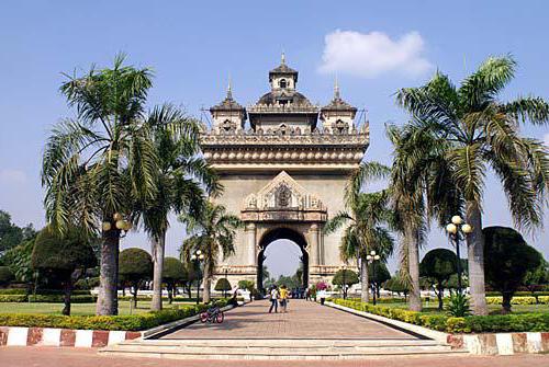 Триумфальная арка Лаос