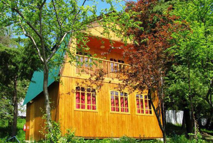 boarding houses of the new Athos