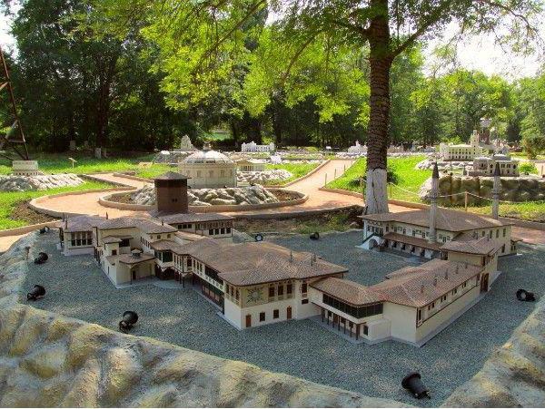 Фото бахчисарайский парк миниатюр
