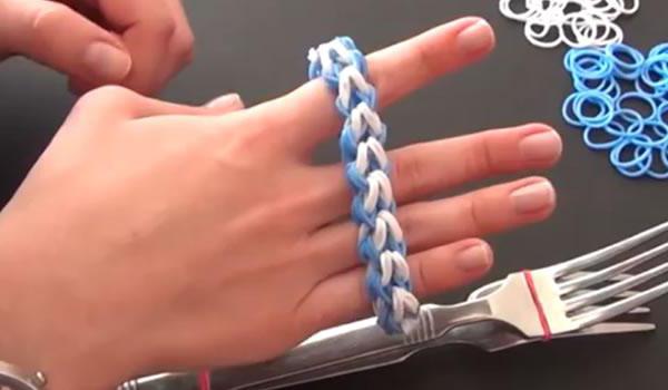 How to weave an elastic bracelet. Caterpillar