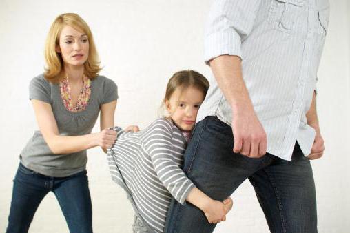 закон при разводе с кем остаются дети