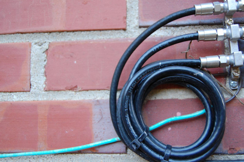 Коаксиальный кабель: области применения, подключение и особенности монтажа