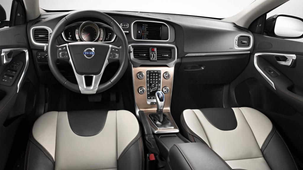 новый volvo v40 станет электромобилем