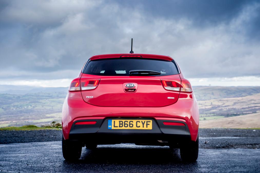 kia rio hatchback photo