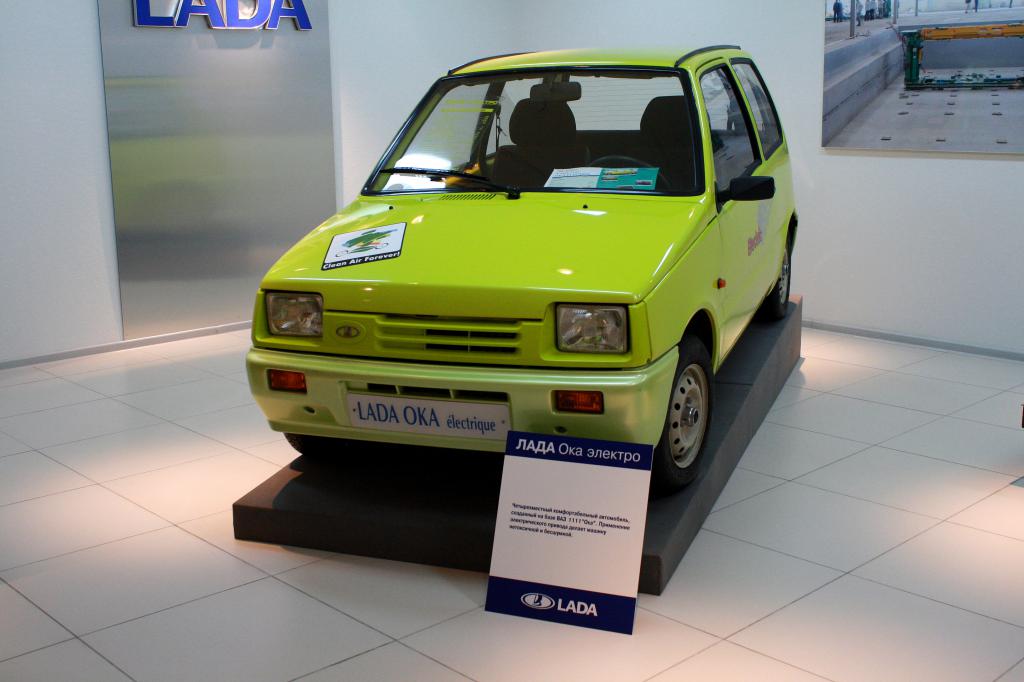 Автомобиль ВАЗ-11113: фото, технические характеристики