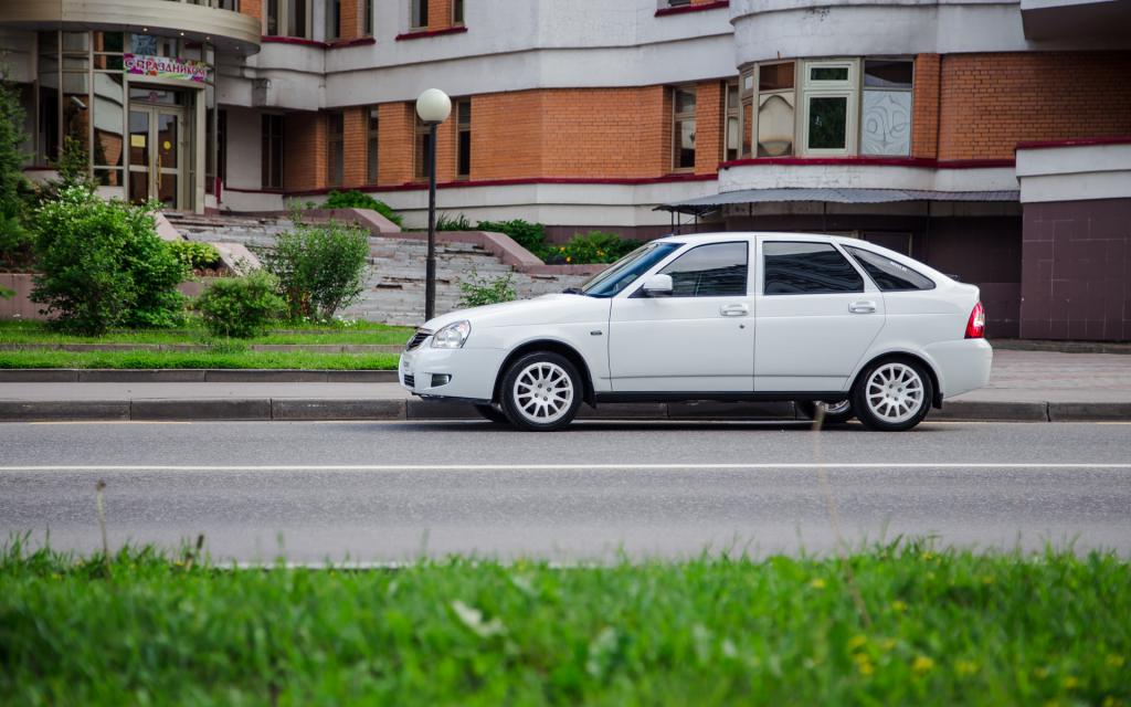 characteristic frets priors hatchback