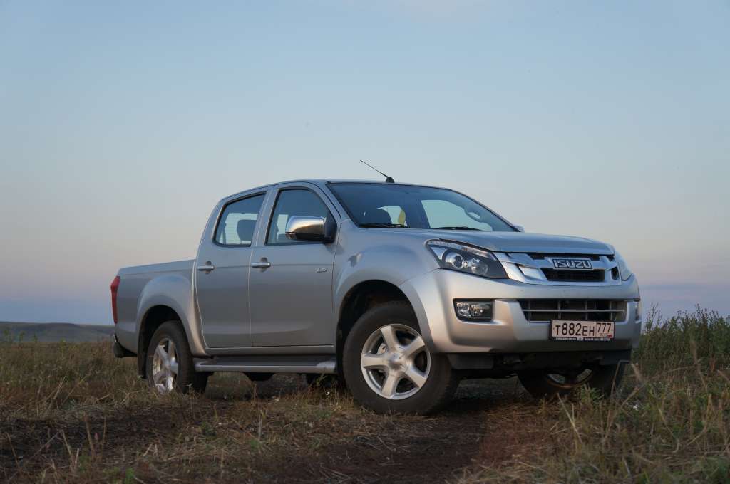 car isuzu d max