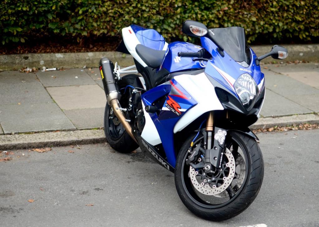 suzuki gsx r 1000 motorcycles