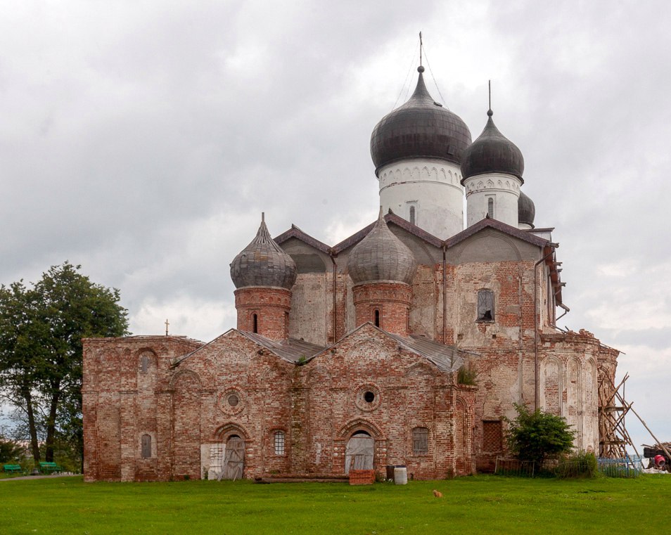 Свято-Троицкий Михайло-Клопский монастырь