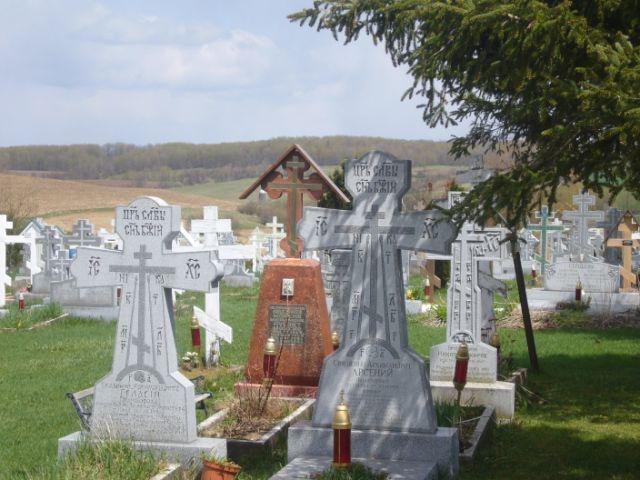 поклонный крест на кладбище