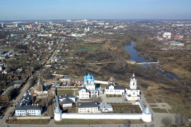 Высоцкий мужской монастырь в Серпухове осень