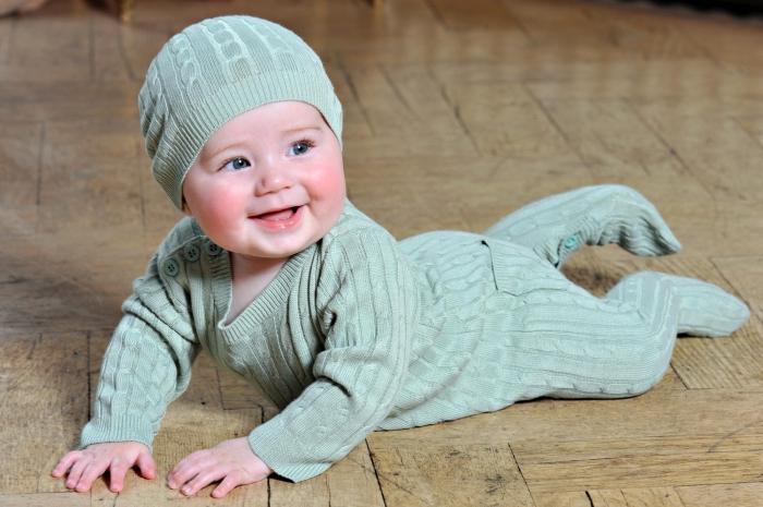 we knit a jumpsuit for a newborn