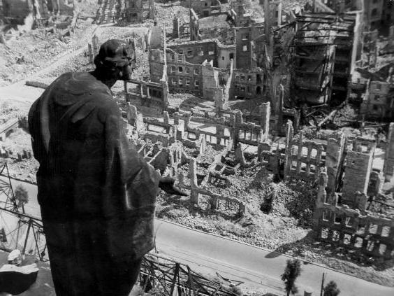 Ковровые бомбардировки Дрездена