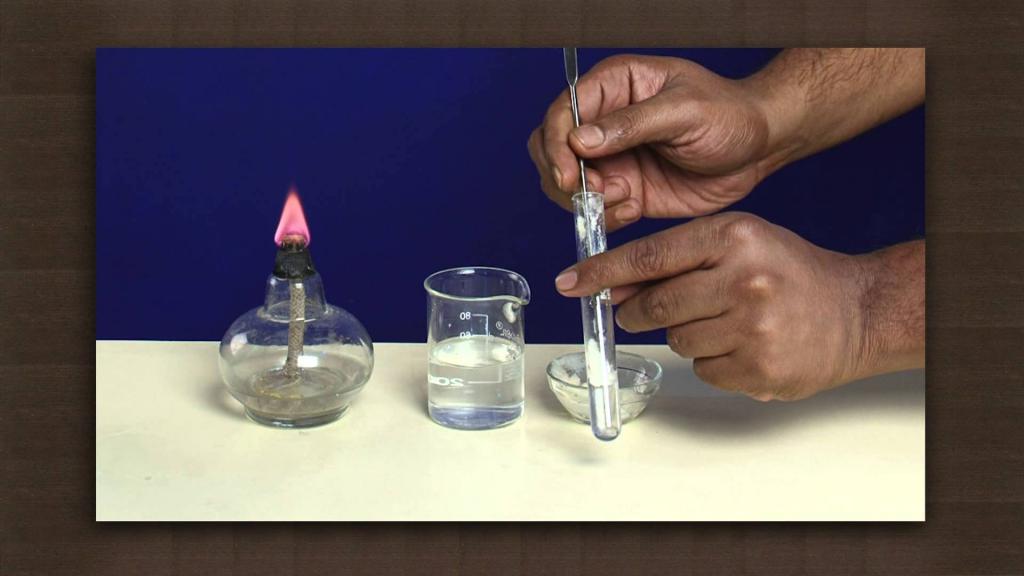 examples of redox reactions with a solution