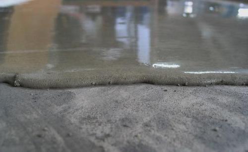  и чем выровнять бетонный пол: современные технологии и материалы