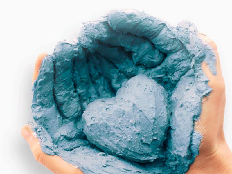Есть голубую глину. Глина голубая кембрийская. Кимберлитовая глина голубая. Синяя глина в природе. Голубая глина лечебная.