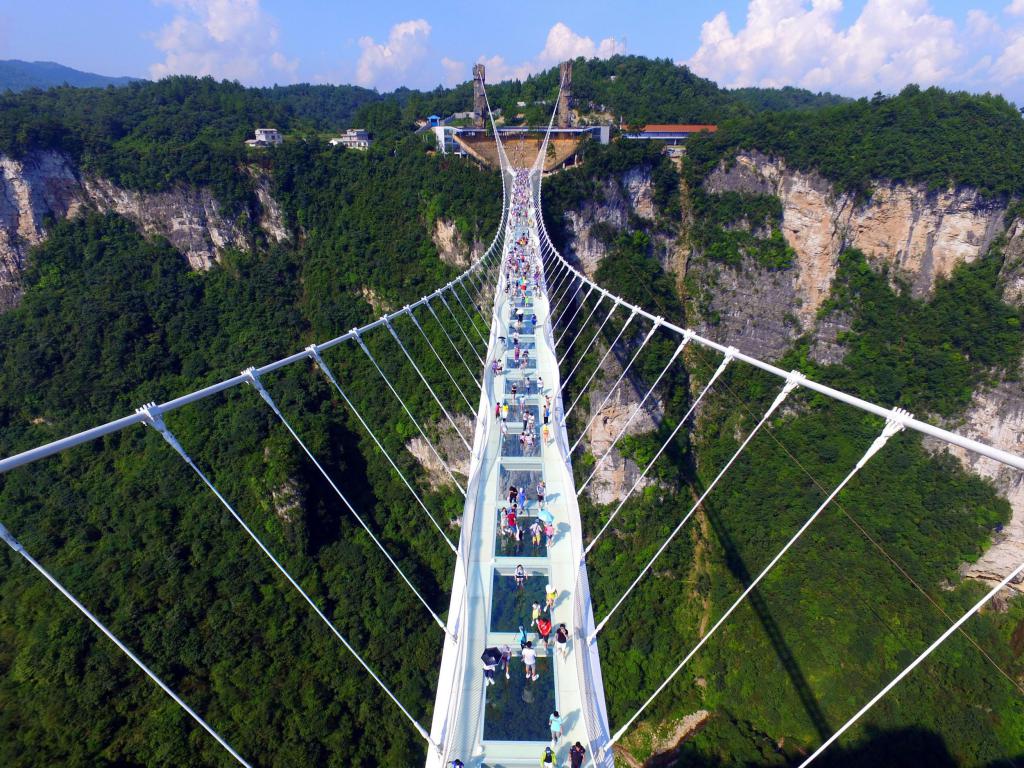 Пешеходный мост в Китае
