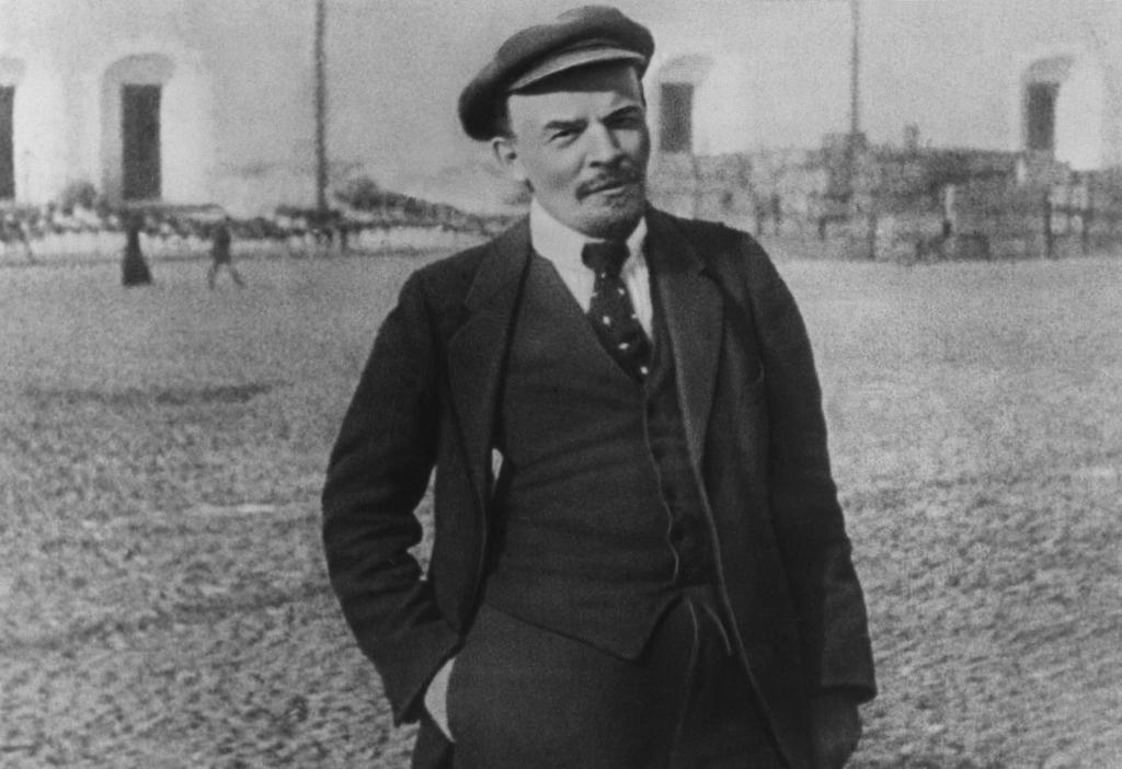 Vladimir Ilyich Lenin short biography