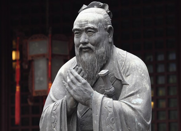 статуя Конфуция