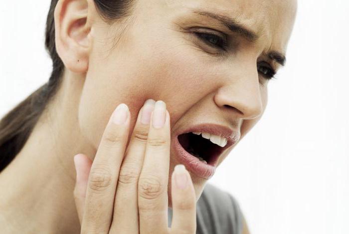 почему болит зуб около десны thumbnail