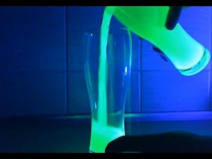 How to make glowing water