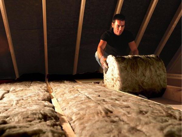 how to properly insulate the ceiling under a cold roof in a wooden house