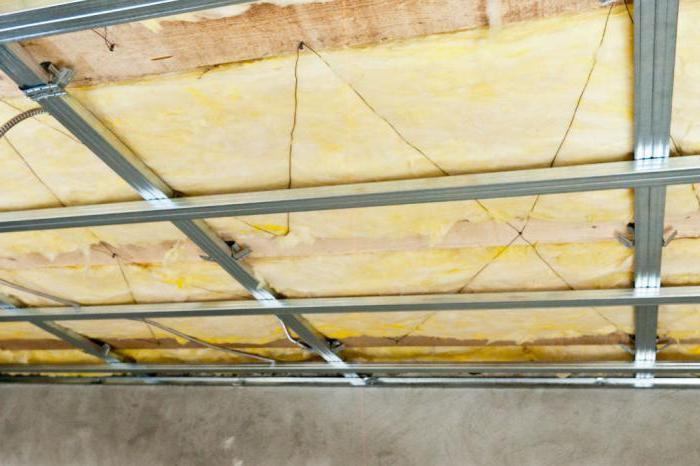 how to properly insulate the ceiling under the cold roof with sawdust