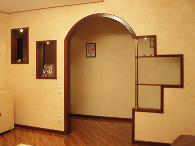 арка между кухней и коридором