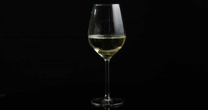 вино столовое полусухое белое