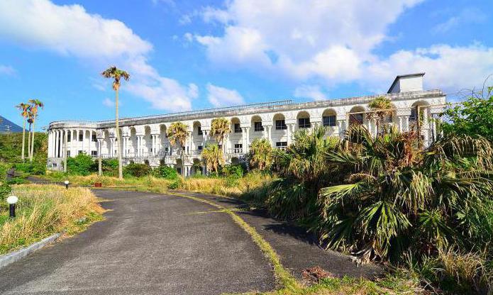 заброшенный отель на острове хатидзе япония причины