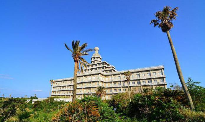 заброшенный отель на острове хатидзе япония 